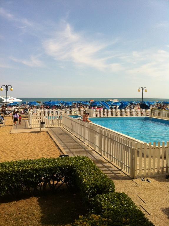 Residence Apollo - Walterigato Apartments Solo Per Famiglie Jesolo Extérieur photo