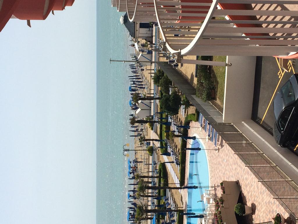 Residence Apollo - Walterigato Apartments Solo Per Famiglie Jesolo Extérieur photo
